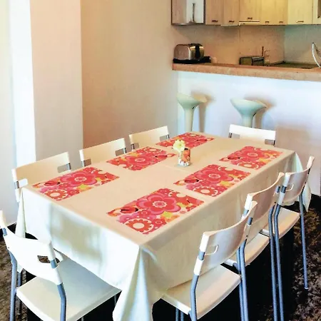 Casa vacanze Four-bedroom Holiday In