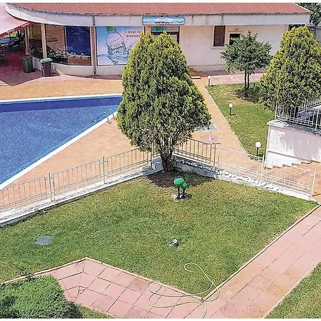 Casa vacanze Four-bedroom Holiday In