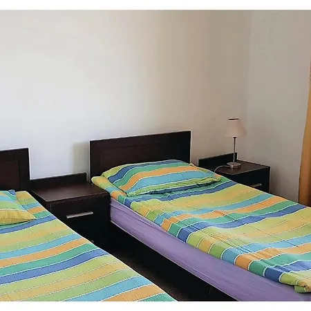 Four-bedroom Holiday In Casa vacanze Sveti Vlas