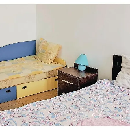 Casa vacanze Four-bedroom Holiday In